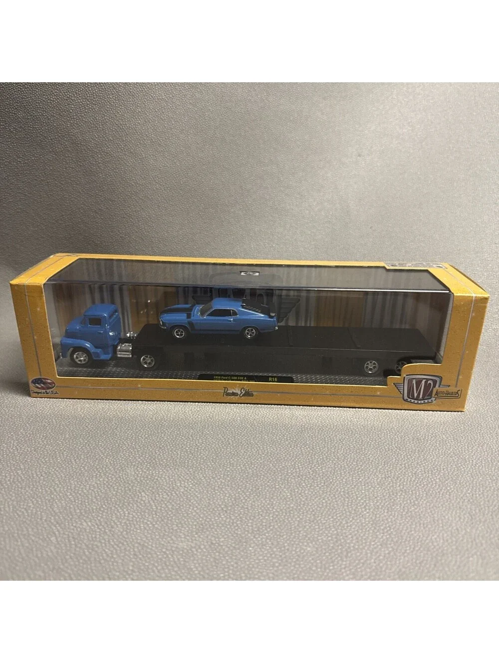 1:64 M2 Machines Auto-Haulers 1956 Ford C-500 COE & 1970 Ford Mustang BOSS 302
